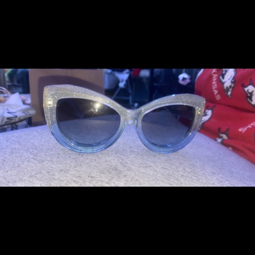 womens blue wildfox ‘kitten’ sunglasses